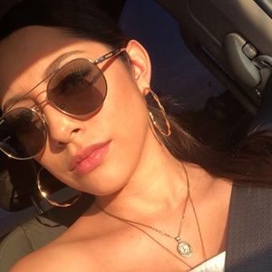 Meet your Posher, Myraenah